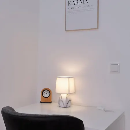 Modern Und Ruhig, Mit Garage & Ps4, Nahe Messe, Rue Und Uniklinik, Voll Ausgestattete Kueche, Bad Mit Dusche Und Badewanne * Essen